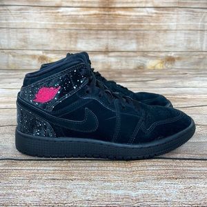 Nike Air Jordan 1 Mid Basketball Shoes Youth Size 5 Athletic 555112-001.